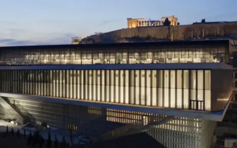 Η εθνική επέτειος της 25ης Μαρτίου αποτελεί μια ιδανική ευκαιρία για τους πολίτες και τους επισκέπτες της χώρας να έρθουν σε επαφή με την ιστορία μας. Όπως κάθε χρόνο, η ημέρα αυτή γιορτάζεται με ελεύθερη είσοδο σε όλα τα δημόσια μουσεία, τα μνημεία και τους αρχαιολογικούς χώρους που υπάγονται στο Υπουργείο Πολιτισμού.