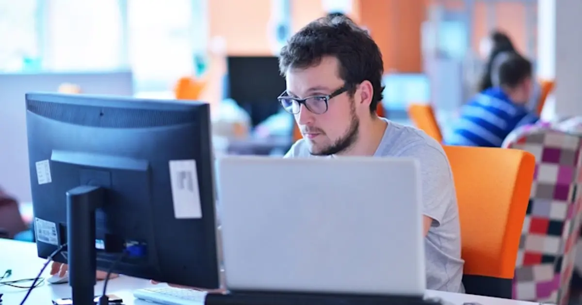 Αργία 25ης Μαρτίου: Ποιοι εργαζόμενοι δικαιούνται 75% προσαύξηση και ποιοι όχι