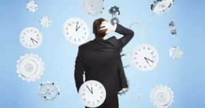 Αν εργάζεστε παραπάνω ώρες από το κανονικό σας ωράριο και βλέπετε ότι ο τραπεζικός σας λογαριασμός δεν αντικατοπτρίζει αυτή την επιπλέον προσπάθεια, η σύντομη απάντηση είναι ότι έχετε ισχυρά νόμιμα όπλα στα χέρια σας για να διεκδικήσετε τα δεδουλευμένα σας. Η απλήρωτη υπερωρία δεν είναι μια «αναγκαία θυσία» για την εταιρεία, αλλά μια παράνομη πρακτική που θίγει άμεσα το εισόδημα και την ποιότητα της ζωής σας.