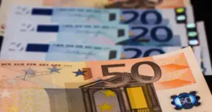 Αν αναζητάτε μια θέση εργασίας στον ιδιωτικό τομέα που να προσφέρει κάτι παραπάνω από έναν απλό βασικό μισθό, η στόχευση σε αυτούς τους τομείς αποτελεί την πιο σωστή στρατηγική κίνηση αυτή τη στιγμή