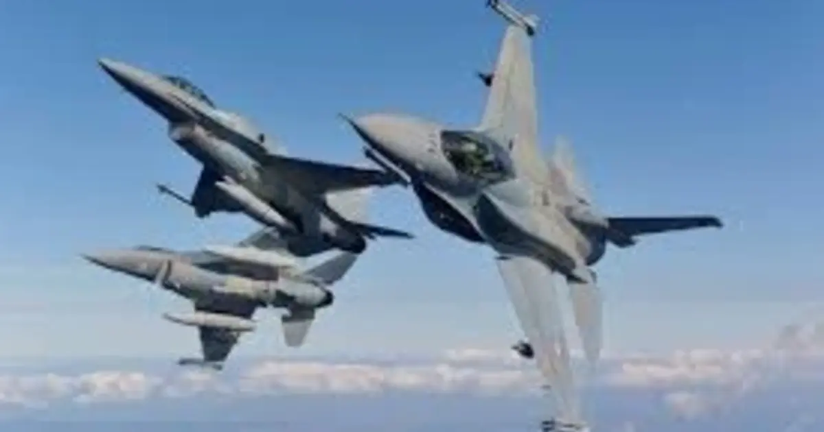 Η Πολεμική Αεροπορία, ειδικότερα, αναζητά συνεχώς πολιτικό προσωπικό για να πλαισιώσει τις τεχνικές της μονάδες, ενώ η Υπηρεσία Πολιτικής Αεροπορίας (ΥΠΑ) βρίσκεται σε μια φάση διαρκούς ανανέωσης του δυναμικού της, ειδικά σε κατηγορίες που αφορούν την ασφάλεια των πτήσεων και τον έλεγχο των επικοινωνιών.