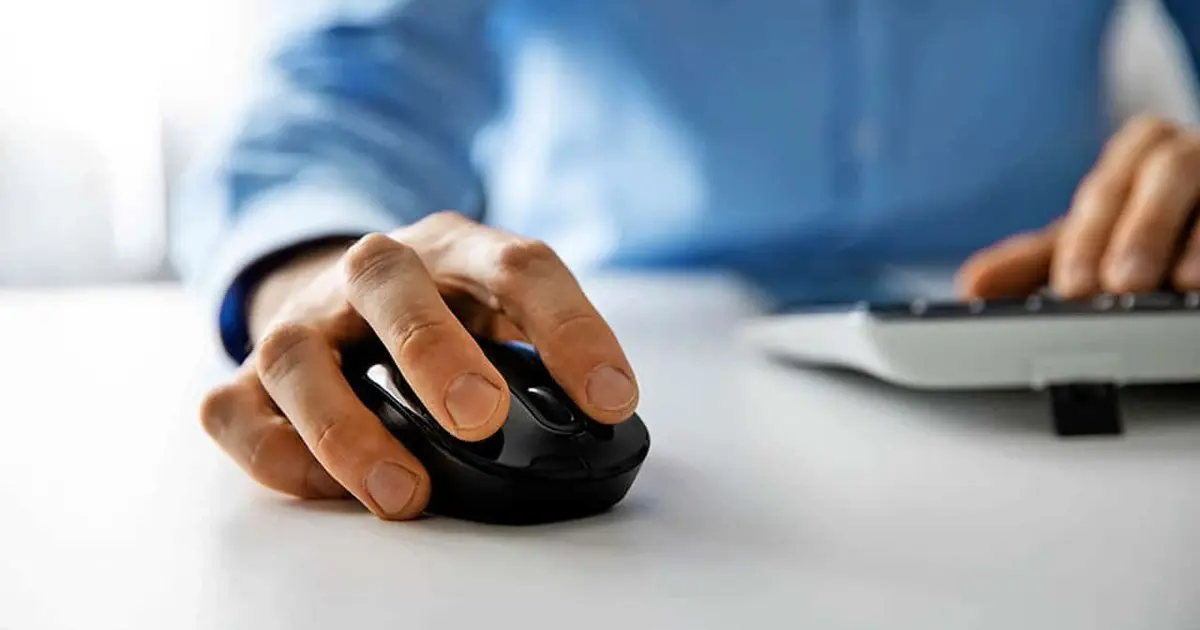 Αν αναρωτιέστε πώς θα προλάβετε τις προθεσμίες και τι ακριβώς πρέπει να περιλαμβάνει ο ψηφιακός σας φάκελος για τις χιλιάδες μόνιμες θέσεις που ανοίγουν μέσα στον Απρίλιο, η προετοιμασία πρέπει να ξεκινήσει τώρα. Οι μεγάλες προκηρύξεις του ΑΣΕΠ που έρχονται τις επόμενες εβδομάδες δεν αφήνουν περιθώρια για λάθη, καθώς ο όγκος των υποψηφίων αναμένεται να είναι πρωτοφανής και το σύστημα θα απαιτεί απόλυτη ακρίβεια στα δικαιολογητικά.