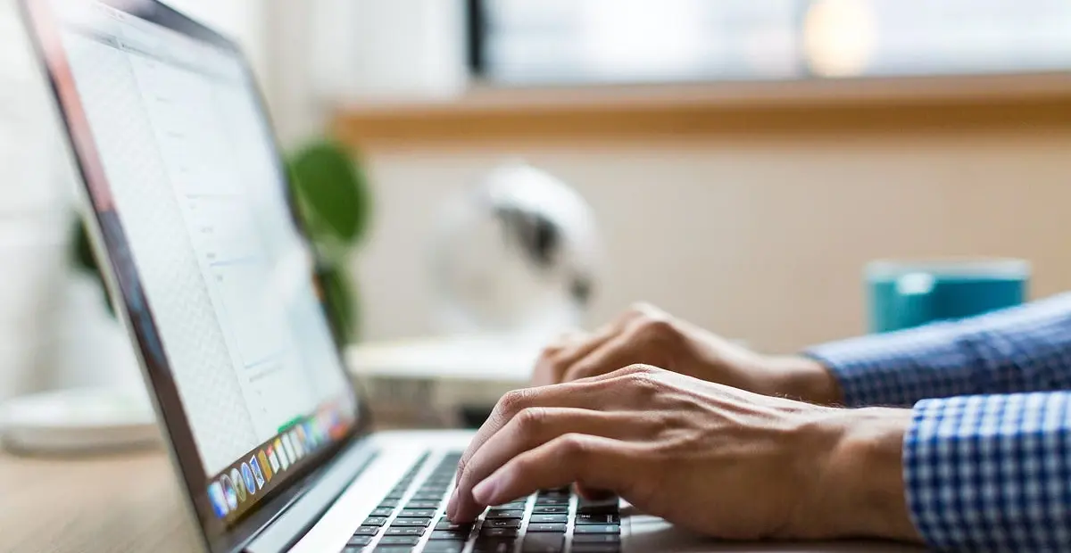 Αν έχετε εντοπίσει μια προκήρυξη ΑΣΕΠ που σας ενδιαφέρει αλλά δεν έχετε στα χέρια σας την πιστοποίηση υπολογιστών, ο χρόνος είναι ο μεγαλύτερος αντίπαλός σας, όμως η λύση είναι πολύ πιο απλή και γρήγορη από όσο φαντάζεστε.