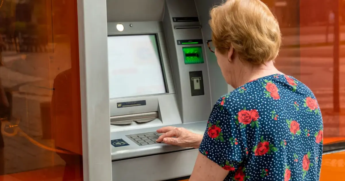 Συνταξιούχοι με χρέη: Πώς θα βγουν στη σύνταξη όσοι χρωστούν πάνω από 20.000€