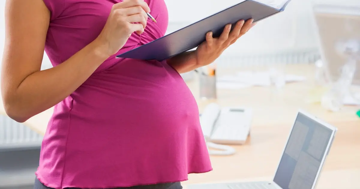 Τι ισχύει για το επίδομα μητρότητας στις άνεργες μητέρες το 2026