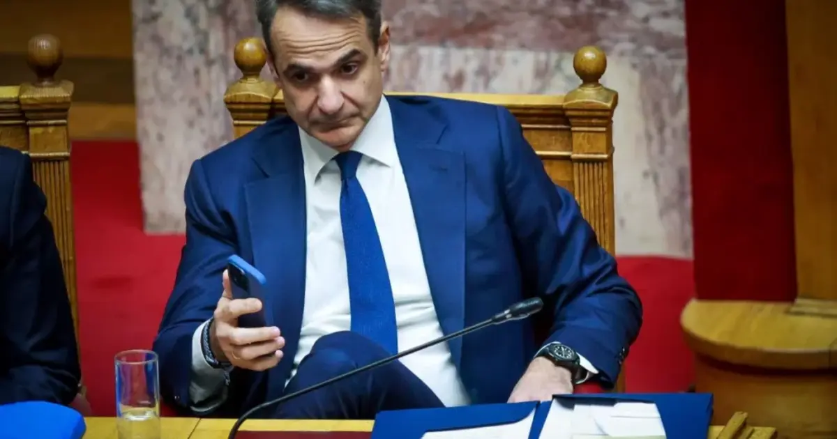 Η απαγόρευση πρόσβασης στα social media για ανήλικους κάτω των 15 ετών αποτελεί το κεντρικό σημείο της νομοθετικής πρωτοβουλίας που ανακοινώθηκε.