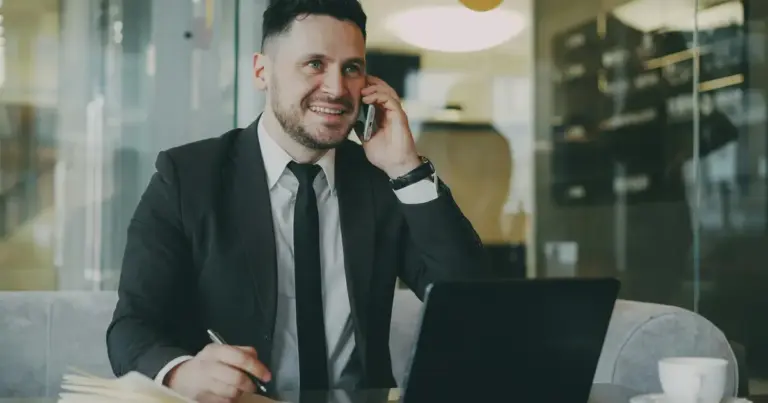 Η διεκδίκηση του επιδόματος θέσης και ευθύνης αποτελεί ένα από τα πιο συνηθισμένα σημεία τριβής μεταξύ εργαζομένων και εργοδοτών, καθώς αφορά την οικονομική αναγνώριση των πρόσθετων καθηκόντων που αναλαμβάνει ένα στέλεχος. Αν έχετε προαχθεί σε θέση προϊσταμένου, διευθυντή ή αν έχετε αναλάβει τον συντονισμό μιας ομάδας χωρίς να δείτε την ανάλογη προσαρμογή στον μισθό σας, πρέπει να γνωρίζετε ότι η καταβολή του συγκεκριμένου επιδόματος δεν είναι πάντα θέμα "καλής θέλησης" του εργοδότη, αλλά συχνά απορρέει από ρητές διατάξεις συλλογικών συμβάσεων, τον εσωτερικό κανονισμό της επιχείρησης ή ακόμα και από την αρχή της ίσης μεταχείρισης. Τον Απρίλιο του 2026, με τις εργασιακές σχέσεις να γίνονται όλο και πιο σύνθετες, η γνώση των νομικών σας ερεισμάτων είναι το μοναδικό εργαλείο για να διασφαλίσετε ότι οι ευθύνες που επωμίζεστε ανταμείβονται δίκαια και νόμιμα.