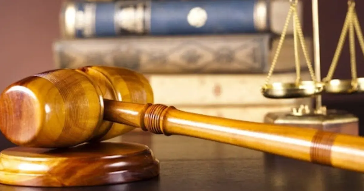 Πόσα χρήματα δικαιούστε τελικά όταν ο εργοδότης σάς ζητά να ταξιδέψετε για δουλειά μακριά από την έδρα σας και ποιες είναι οι πρόσφατες αλλαγές που καθορίζουν την αποζημίωση, τη διαμονή και τα έξοδα κίνησης; Το ζήτημα των μετακινήσεων εκτός έδρας παραμένει ένα από τα πιο "γκρίζα" σημεία στις εργασιακές σχέσεις, προκαλώντας συχνά τριβές ανάμεσα σε επιχειρήσεις και προσωπικό.