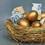 Αν και οι φήμες για ένα «200άρι» ή «250άρι» ως δώρο Πάσχα προς τα ΑμεΑ και τους χαμηλοσυνταξιούχους έδιναν κι έπαιρναν από τις αρχές του χρόνου, η πραγματικότητα αποδείχθηκε διαφορετική.