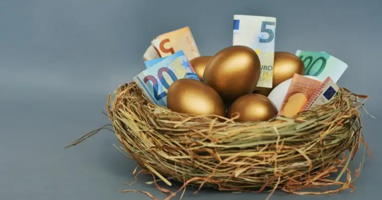 Αν και οι φήμες για ένα «200άρι» ή «250άρι» ως δώρο Πάσχα προς τα ΑμεΑ και τους χαμηλοσυνταξιούχους έδιναν κι έπαιρναν από τις αρχές του χρόνου, η πραγματικότητα αποδείχθηκε διαφορετική.