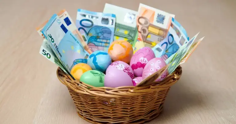 Η διαδικασία αυτή έρχεται νωρίτερα από το σύνηθες, προκειμένου να διευκολυνθούν τα νοικοκυριά ενόψει των εορτών του Πάσχα, δίνοντας μια σημαντική οικονομική ανάσα σε ανέργους και εργαζόμενες μητέρες.