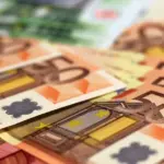 Το ειδικό βοήθημα των 200 ευρώ από τη ΔΥΠΑ πιστώνεται αυτή την εβδομάδα στους λογαριασμούς χιλιάδων δικαιούχων, αποτελώντας μια σημαντική οικονομική ενίσχυση για τους ανέργους που προσπαθούν να ανταποκριθούν στις αυξημένες υποχρεώσεις της μεταπασχαλινής περιόδου. Αν η τακτική σας επιδότηση έληξε πρόσφατα ή αν ανήκετε σε ειδικές κοινωνικές ομάδες, οι πληρωμές που ολοκληρώνονται μέχρι αύριο, Παρασκευή 17 Απριλίου, αφορούν την κάλυψη των αναγκών σας, καθώς η ΔΥΠΑ επιταχύνει τις διαδικασίες για την εκταμίευση των κονδυλίων που αφορούν το δεύτερο δεκαήμερο του μήνα.