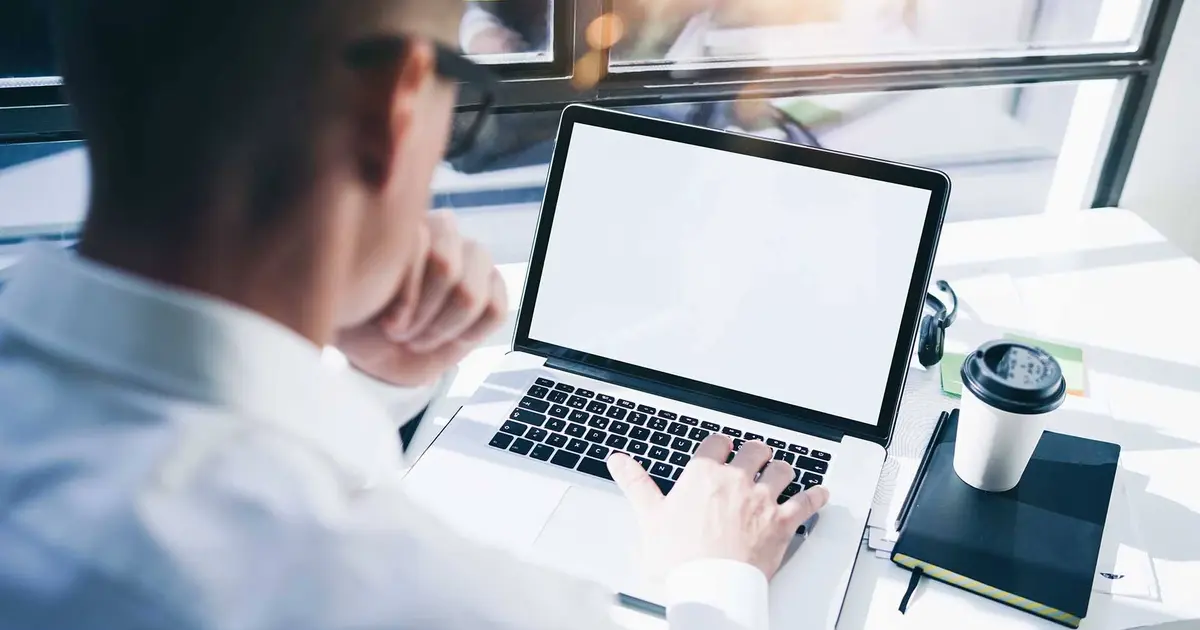 Αν αναζητάτε την ευκαιρία να ενταχθείτε σε κάποιο από τα νέα προγράμματα κατάρτισης της ΔΥΠΑ (πρώην ΟΑΕΔ) που προσφέρουν επιδότηση και πιστοποίηση, η Δευτέρα 6 Απριλίου αποτελεί ορόσημο, καθώς ενεργοποιούνται οι πλατφόρμες για συγκεκριμένες κατηγορίες δικαιούχων. Σήμερα, είναι η κατάλληλη στιγμή να συγκεντρώσετε τα δικαιολογητικά σας και να προετοιμάσετε τους κωδικούς Taxisnet, ώστε να είστε έτοιμοι με το άνοιγμα του συστήματος, καθώς η σειρά προτεραιότητας παίζει συχνά καθοριστικό ρόλο στην έγκριση των αιτήσεων.