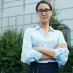 Η επιδότηση των 20.000 ευρώ για τη γυναικεία επιχειρηματικότητα το 2026 χορηγείται μέσω του νέου προγράμματος της ΔΥΠΑ, το οποίο καλύπτει το 100% των δαπανών για τη δημιουργία νέων επιχειρήσεων από γυναίκες ηλικίας 18 έως 55 ετών. Το ποσό καταβάλλεται σε τρεις δόσεις και αφορά ανέργους που επιθυμούν να μετατρέψουν την ιδέα τους σε βιώσιμη επιχείρηση, με τις αιτήσεις να υποβάλλονται ήδη ηλεκτρονικά.