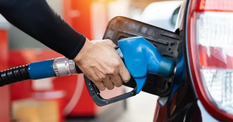 Αν θέλετε να είστε από τους πρώτους που θα λάβουν την ενίσχυση Fuel Pass στους λογαριασμούς τους πριν από το Πάσχα, ο χρόνος μετράει αντίστροφα. Σε αυτόν τον αναλυτικό οδηγό, θα δούμε βήμα-βήμα πώς θα κάνετε την αίτηση, ποια είναι τα "κρυφά" σημεία που χρειάζονται προσοχή και πώς θα εξασφαλίσετε το μέγιστο ποσό της επιδότησης.