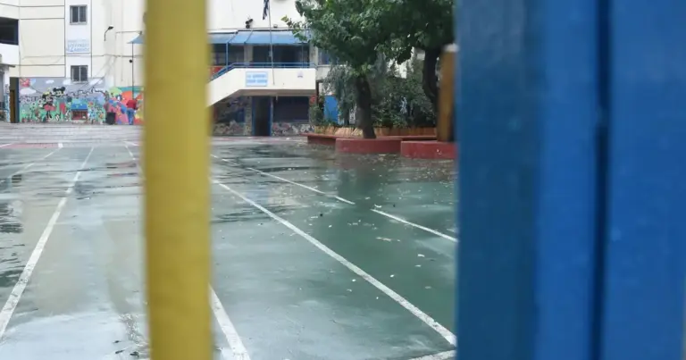 Με γνώμονα την ασφάλεια των μαθητών και των εκπαιδευτικών, πολλές δημοτικές αρχές ανακοίνωσαν ότι τα σχολεία θα παραμείνουν κλειστά αύριο, Πέμπτη 2 Απριλίου 2026