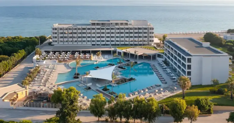 Για να μην «κρασάρει» το σύστημα, η υποβολή των αιτήσεων του προγράμματος «Κοινωνικός Τουρισμός 2026-2027» θα γίνει αυστηρά με βάση το τελευταίο ψηφίο του ΑΦΜ των δικαιούχων: