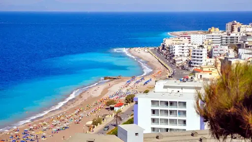 Στις πληγείσες περιοχές τις Ρόδου, το πρόγραμμα Κοινωνικός Τουρισμός προσφέρει 12 διανυκτερέυσεις και μηδενική ιδιωτική συμμετοχή.