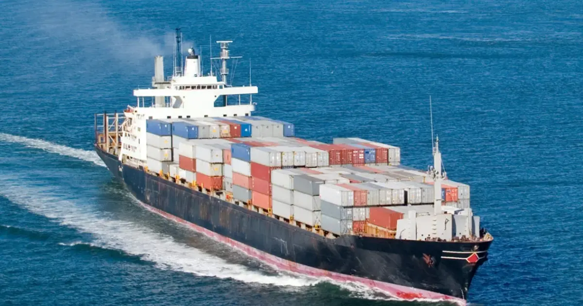 Η έντονη κινητικότητα στον κλάδο φέρνει στο προσκήνιο αγγελίες από ηγετικούς ομίλους, όπως η Danaos Shipping, η EVAL, η MDS Shipmanagement και η Evergreen, οι οποίες αναζητούν προσωπικό για την ενίσχυση των τμημάτων τους.