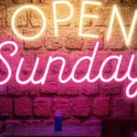 τις πρόσφατες νομοθετικές παρεμβάσεις, η λίστα των επιχειρήσεων που επιτρέπεται να λειτουργούν την έβδομη ημέρα της εβδομάδας έχει επεκταθεί, περιλαμβάνοντας πλέον και κλάδους που σχετίζονται με την εφοδιαστική αλυσίδα, τα data centers και τη βιομηχανία τροφίμων.