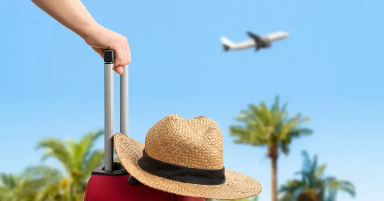 Οι δικαιούχοι δεν χρειάζεται να κάνουν κάποια ενέργεια στο gov.gr για την ίδια την ενεργοποίηση, καθώς η επιταγή (Voucher) είναι ήδη ψηφιακά συνδεδεμένη με τον ΑΦΜ τους και «ξεκλειδώνει» μόλις γίνει το check-in.