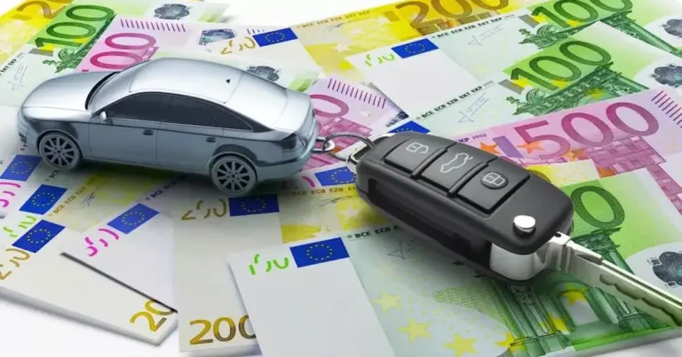 Σήμερα, 21 Απριλίου, ο χάρτης των αμοιβών στην Ελλάδα αλλάζει, καθώς η έλλειψη εξειδικευμένου προσωπικού αναγκάζει τις επιχειρήσεις να προσφέρουν πιο ανταγωνιστικά πακέτα αποδοχών για να προσελκύσουν ταλέντα, την ίδια στιγμή που ο κατώτατος μισθός έχει ήδη αναπροσαρμοστεί στα 830 ευρώ.