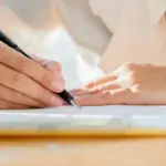 Σήμερα, Παρασκευή 17 Απριλίου, εκπνέει η προθεσμία υποβολής αιτήσεων για τρεις σημαντικούς διαγωνισμούς που αφορούν εκατοντάδες θέσεις εργασίας σε μεγάλους φορείς του δημοσίου και του ευρύτερου δημόσιου τομέα. Αν έχετε συγκεντρώσει τα δικαιολογητικά σας και εκκρεμεί μόνο η οριστικοποίηση της αίτησης, οι επόμενες ώρες είναι καθοριστικές, καθώς τα συστήματα αναμένεται να δεχθούν μεγάλο όγκο δεδομένων λίγο πριν το «κλείσιμο» της πλατφόρμας.