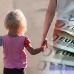 Το επίδομα παιδιού Α21 για το 2026 μπορούν να το διεκδικήσουν και να το λάβουν άμεσα οι γονείς πριν ακόμη υποβάλουν τη φετινή τους φορολογική δήλωση, καθώς το σύστημα του ΟΠΕΚΑ αντλεί αυτόματα τα εισοδήματα του προηγούμενου έτους (φορολογικό έτος 2024) για να προχωρήσει στις πρώτες πληρωμές.