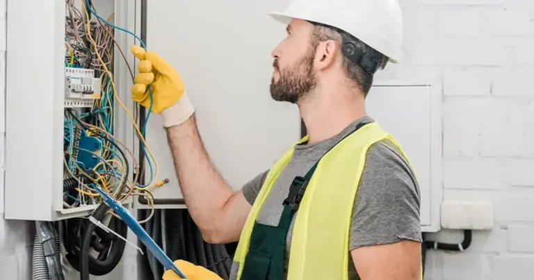 Ο Διαχειριστής προχωρά σε στοχευμένες προσλήψεις προκειμένου να καλύψει τα κενά στις τοπικές διευθύνσεις και στα υποκαταστήματα.