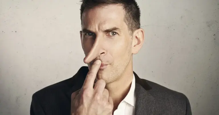 Από τα σχολικά θρανία μέχρι τα μεγάλα ειδησεογραφικά πρακτορεία, η Πρωταπριλιά αποτελεί ένα παγκόσμιο φαινόμενο που ενώνει τους ανθρώπους μέσα από το γέλιο και την πλάκα.