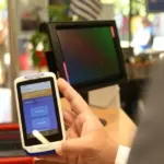 Από σήμερα, 22 Απριλίου, οι άνεργοι δεν χρειάζεται να ανησυχούν για χειροκίνητες δηλώσεις έναρξης εργασίας, καθώς η σήμανση της κάρτας από τον εργοδότη ενημερώνει αυτόματα το μητρώο, διασφαλίζοντας τη νομιμότητα των επιδομάτων και των παροχών.