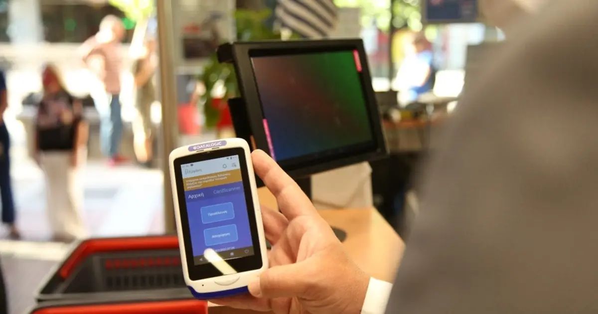 Από σήμερα, 22 Απριλίου, οι άνεργοι δεν χρειάζεται να ανησυχούν για χειροκίνητες δηλώσεις έναρξης εργασίας, καθώς η σήμανση της κάρτας από τον εργοδότη ενημερώνει αυτόματα το μητρώο, διασφαλίζοντας τη νομιμότητα των επιδομάτων και των παροχών.