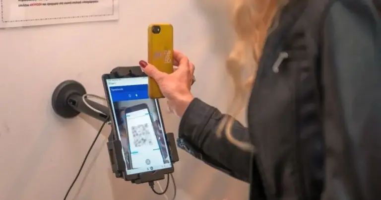 Η Ψηφιακή Κάρτα Εργασίας δεν είναι πλέον ένα πειραματικό στάδιο, αλλά μια καθημερινή πραγματικότητα που αλλάζει ριζικά τον τρόπο με τον οποίο δηλώνεται η παρουσία στο γραφείο, στο κατάστημα ή στο εργοστάσιο.