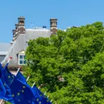 Η ευρωπαϊκή κάρτα ανεργίας εξασφαλίζει στους κατόχους της πρόσβαση σε σημαντικές εκπτώσεις και προνόμια σε ολόκληρη την Ευρωπαϊκή Ένωση, επιτρέποντας τη μετακίνηση και την πολιτιστική επιμόρφωση με δραστικά μειωμένο κόστος.