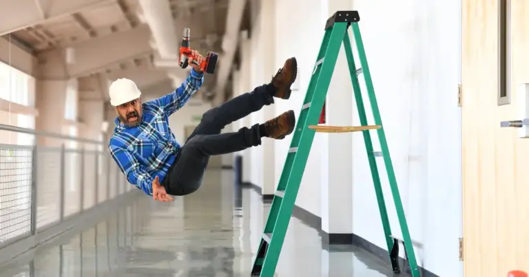 Η διαδικασία είναι πλέον ψηφιοποιημένη και απαιτεί τον συντονισμό μεταξύ εργαζομένου, εργοδότη και φορέα ασφάλισης, ώστε να καλυφθεί το χαμένο εισόδημα από την πρώτη ημέρα της ανικανότητας προς εργασία.