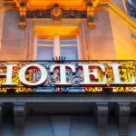 Η επιλογή του σωστού καταλύματος από τη λίστα της ΔΥΠΑ για το πρόγραμμα Κοινωνικού Τουρισμού 2026 κρίνεται από την έγκαιρη επικοινωνία με τον ξενοδόχο και την επιβεβαίωση της διαθεσιμότητας πριν από την οριστική κράτηση. Το «κλειδί» για να μη χάσετε το voucher σας είναι να μην περιμένετε την τελευταία στιγμή, καθώς οι δημοφιλείς προορισμοί εξαντλούνται μέσα σε λίγες ώρες από την έκδοση των οριστικών αποτελεσμάτων.