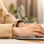 Η ορθή επανάληψη μιας οριστικοποιημένης αίτησης στον ΑΣΕΠ επιτυγχάνεται αποκλειστικά με την ακύρωση της ήδη υποβληθείσας συμμετοχής και τη δημιουργία μιας νέας από την αρχή, αρκεί να μην έχει παρέλθει η επίσημη προθεσμία της προκήρυξης. Πολλοί υποψήφιοι θεωρούν λανθασμένα ότι μια οριστικοποιημένη αίτηση δεν αλλάζει, όμως η διαδικασία είναι απλή και προβλέπεται από το σύστημα, αρκεί να κινηθείτε έγκαιρα.