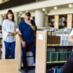 Ενώ η βαθμολογία στις γραπτές εξετάσεις παραμένει η βάση, οι "έξτρα" βαθμοί από τα τυπικά προσόντα είναι αυτοί που συνήθως καθορίζουν τον τελικό διορισμό, μετακινώντας τους υποψηφίους στις πρώτες θέσεις της κατάταξης.