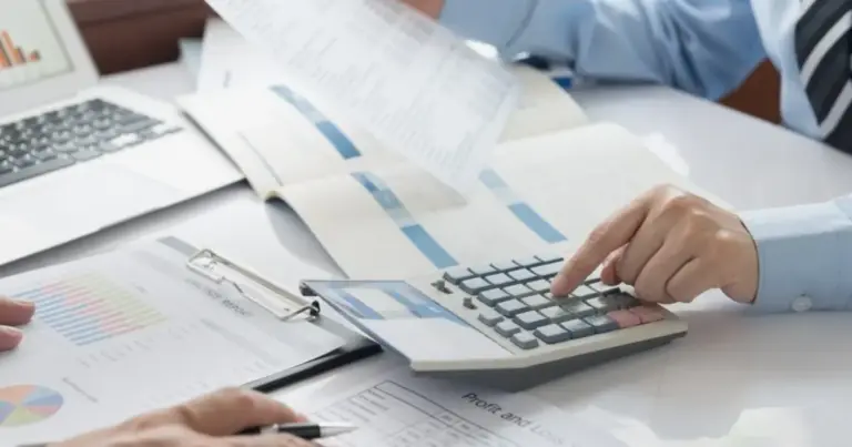 Οι περισσότεροι πλέον μπορούν να κάνουν μόνοι τους τη φορολογική δήλωση 2026 χωρίς λογιστή.