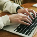 Η διόρθωση ενός λάθους στο e-Paravolo ή η ανάκτηση των χρημάτων από ένα παράβολο που πληρώθηκε αλλά δεν χρησιμοποιήθηκε σωστά, γίνεται πλέον αποκλειστικά μέσω της ψηφιακής πύλης της ΓΓΠΣ, αρκεί το παράβολο να βρίσκεται σε κατάσταση "Πληρωμένο" και να μην έχει δεσμευτεί από τον φορέα.