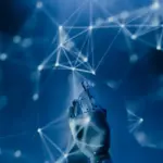 Οι δεξιότητες που οδηγούν σε άμεση πρόσληψη στον ιδιωτικό τομέα το 2026 δεν περιορίζονται πλέον μόνο στην κατοχή ενός πτυχίου, αλλά επικεντρώνονται στον συνδυασμό της εξειδικευμένης γνώσης μέσω μοριοδοτούμενων σεμιναρίων και της ικανότητας χρήσης εργαλείων τεχνητής νοημοσύνης (AI). Καθώς βρισκόμαστε στα μέσα Απριλίου, οι επιχειρήσεις έχουν ήδη διαμορφώσει τα πλάνα προσλήψεων για την καλοκαιρινή και τη φθινοπωρινή σεζόν, δίνοντας προτεραιότητα σε υποψηφίους που μπορούν να αποδείξουν έμπρακτα ότι κατέχουν ψηφιακές, πράσινες και κοινωνικές δεξιότητες.