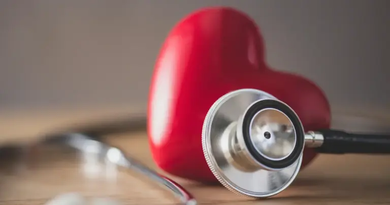 Αν θέλετε να διεκδικήσετε με αξιώσεις μια θέση στο Εθνικό Σύστημα Υγείας, πρέπει να κινηθείτε με ακρίβεια χειρουργού.