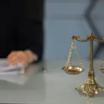 Η άρνηση του εργοδότη να σας παραχωρήσει την αργία της Πρωτομαγιάς ή να καταβάλει τις νόμιμες προσαυξήσεις συνιστά εργατική παράβαση, την οποία μπορείτε να καταγγείλετε άμεσα στην Επιθεώρηση Εργασίας (ΣΕΠΕ), ακόμη και ανώνυμα.