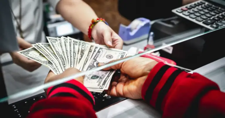 Ακόμη και αν διαθέτετε όλα τα τυπικά προσόντα, ένα λάθος ψηφίο στον κωδικό ή η παράλειψη της οριστικής πληρωμής αρκούν για να θέσουν την υποψηφιότητά σας εκτός διαδικασίας, χωρίς δυνατότητα διόρθωσης μετά τη λήξη της προθεσμίας.