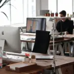 Σύμφωνα με την εργατική νομοθεσία, ο διαχωρισμός μεταξύ "γνήσιας ετοιμότητας" και "απλής ετοιμότητας" είναι αυτός που καθορίζει το ύψος του μεροκάματου αλλά και το αν οι ώρες αυτές προσμετρώνται στον χρόνο εργασίας.