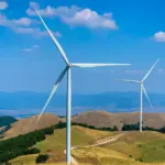 Οι προκηρύξεις για μόνιμο και έκτακτο προσωπικό στα αιολικά πάρκα της χώρας βρίσκονται πλέον σε φάση αιχμής, καθώς οι επενδύσεις που οριστικοποιήθηκαν το προηγούμενο διάστημα μπαίνουν σε στάδιο υλοποίησης και λειτουργίας εντός του 2026.