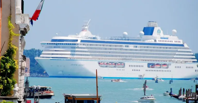Η διαδικασία τρέχει με πρωτοφανείς ρυθμούς φέτος, καθώς ο στόχος του Υπουργείου Εργασίας και της διοίκησης της ΔΥΠΑ είναι να ξεκινήσει άμεσα η αξιοποίηση των επιταγών (vouchers) από τους δικαιούχους.