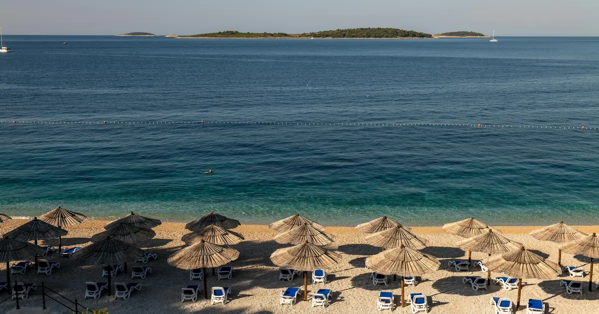 Τα προσωρινά αποτελέσματα και οι πίνακες των δικαιούχων για το πρόγραμμα Κοινωνικού Τουρισμού 2026-2027 αναμένεται να αναρτηθούν από τη ΔΥΠΑ εντός του δεύτερου δεκαημέρου του Ιουνίου, καθώς η διαδικασία υποβολής των αιτήσεων ολοκληρώθηκε με συμμετοχή που ξεπέρασε κάθε προηγούμενο.