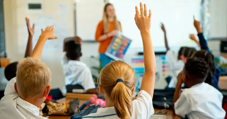 Η συγκεκριμένη προκήρυξη απευθύνεται σε αποφοίτους πανεπιστημιακής εκπαίδευσης που επιθυμούν να ενταχθούν στους νέους αξιολογικούς πίνακες κατάταξης του ΑΣΕΠ.