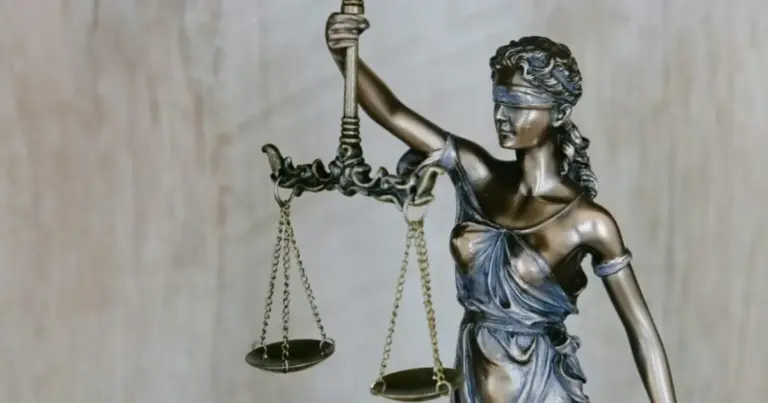 Η συγκεκριμένη δράση αφορά τη στελέχωση των δικαστηρίων και των σωφρονιστικών καταστημάτων όλης της χώρας, προσφέροντας μια σημαντική ευκαιρία μόνιμης απασχόλησης σε υποψηφίους όλων των εκπαιδευτικών βαθμίδων (ΠΕ, ΤΕ, ΔΕ).